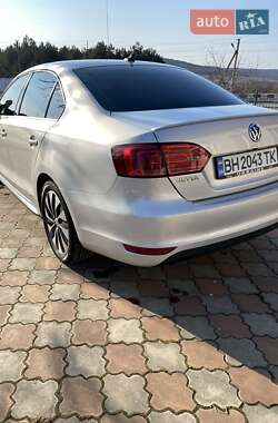 Седан Volkswagen Jetta 2012 в Одесі