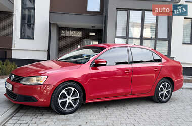 Седан Volkswagen Jetta 2013 в Львове