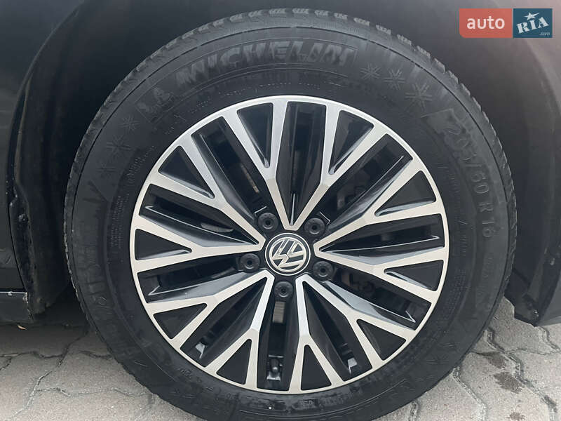 Седан Volkswagen Jetta 2018 в Сумах