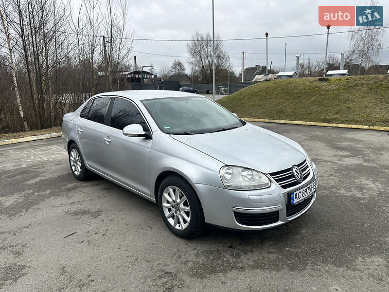Седан Volkswagen Jetta 2008 в Ратным