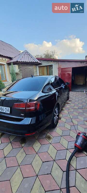Седан Volkswagen Jetta 2016 в Павлограді