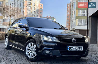 Седан Volkswagen Jetta 2013 в Івано-Франківську