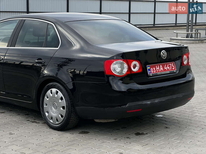 Седан Volkswagen Jetta 2008 в Рожище
