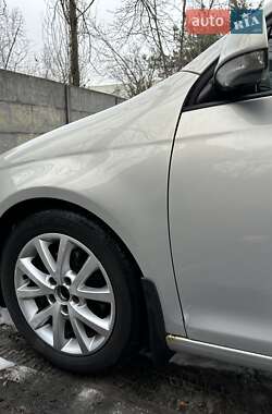 Седан Volkswagen Jetta 2010 в Киеве