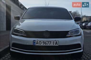 Седан Volkswagen Jetta 2015 в Львове