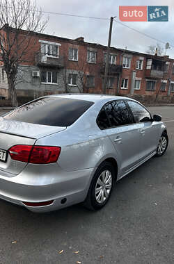 Седан Volkswagen Jetta 2014 в 