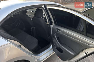 Седан Volkswagen Jetta 2014 в 