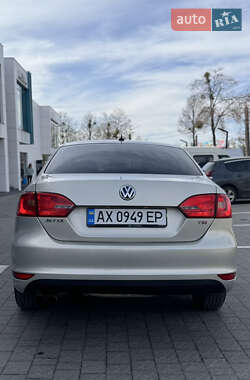 Седан Volkswagen Jetta 2011 в Львове