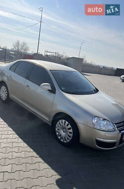 Седан Volkswagen Jetta 2007 в Києві