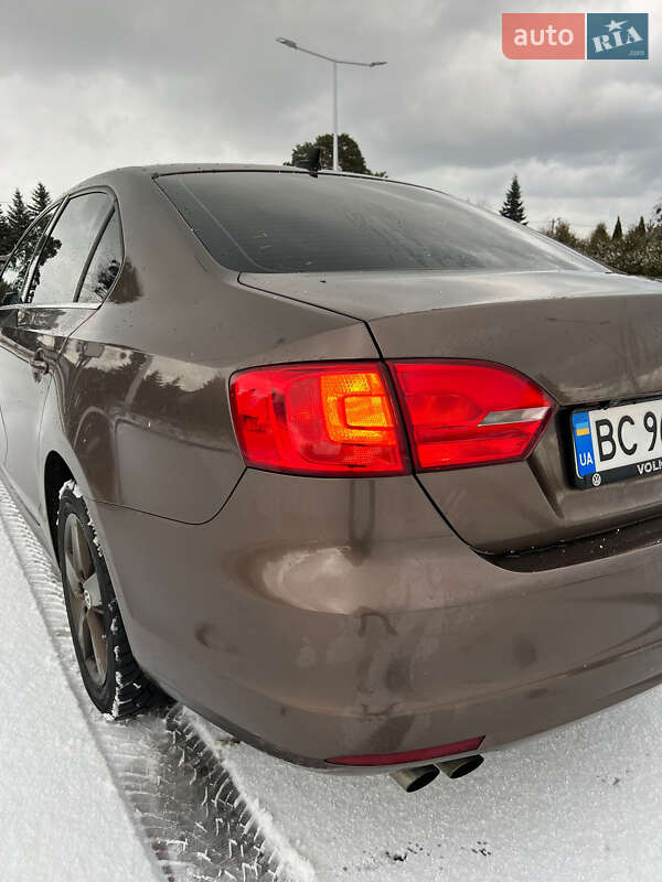 Седан Volkswagen Jetta 2013 в Львові фото 8 Седан Volkswagen Jetta 2013 в Львові