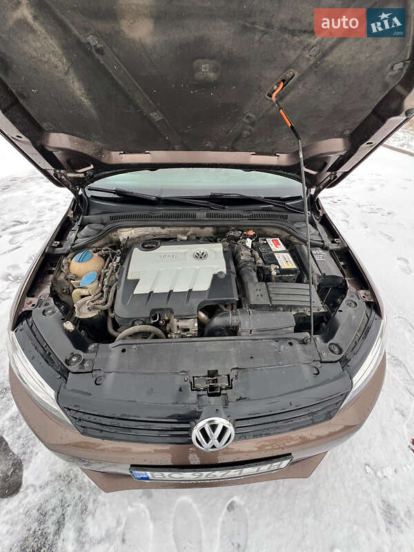 Седан Volkswagen Jetta 2013 в Львові фото 28 Седан Volkswagen Jetta 2013 в Львові