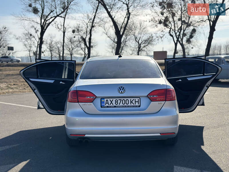 Седан Volkswagen Jetta 2013 в Смеле