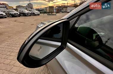 Седан Volkswagen Jetta 2019 в Львове