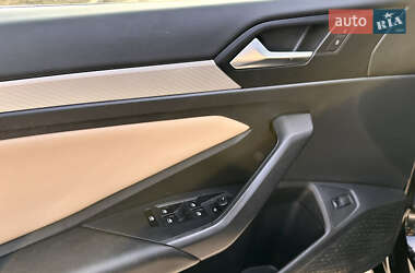 Седан Volkswagen Jetta 2018 в 