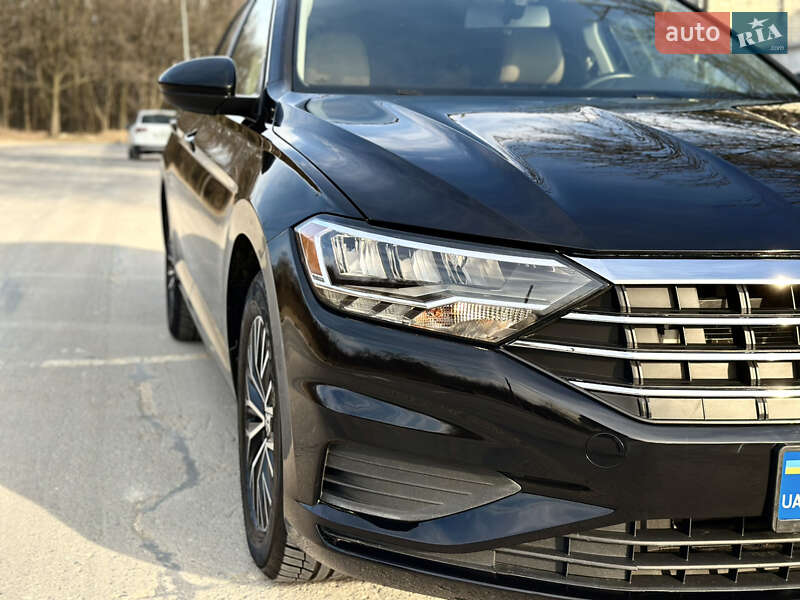 Седан Volkswagen Jetta 2018 в Львові