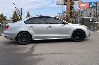 Седан Volkswagen Jetta 2011 в 