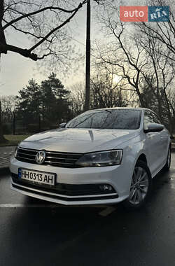 Седан Volkswagen Jetta 2016 в 