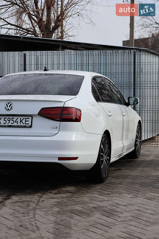 Седан Volkswagen Jetta 2015 в Царичанке