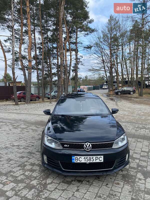 Седан Volkswagen Jetta 2012 в Львові