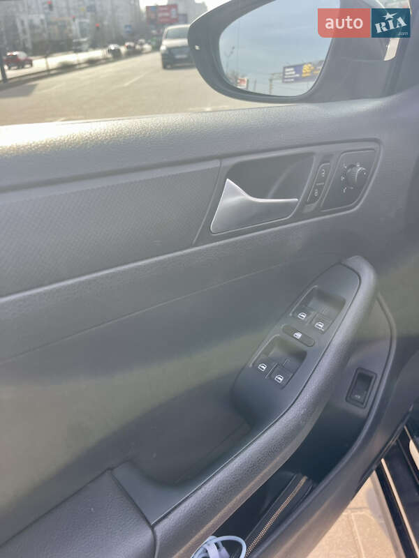 Седан Volkswagen Jetta 2012 в Киеве