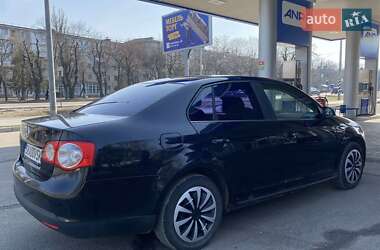 Седан Volkswagen Jetta 2006 в Миколаєві