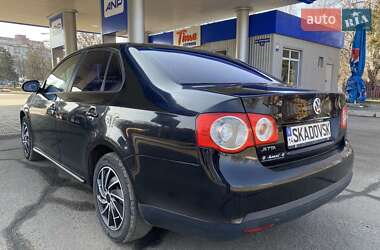 Седан Volkswagen Jetta 2006 в Миколаєві