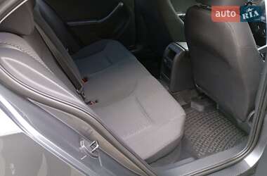 Седан Volkswagen Jetta 2013 в 