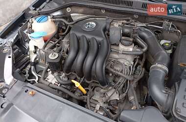 Седан Volkswagen Jetta 2013 в 