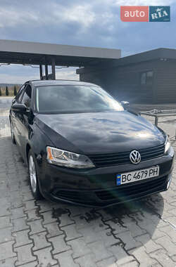 Седан Volkswagen Jetta 2012 в 