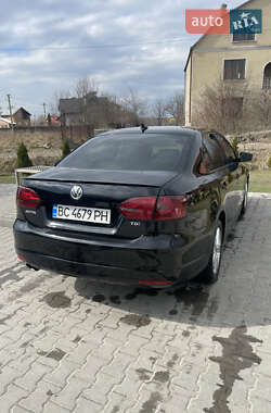 Седан Volkswagen Jetta 2012 в 