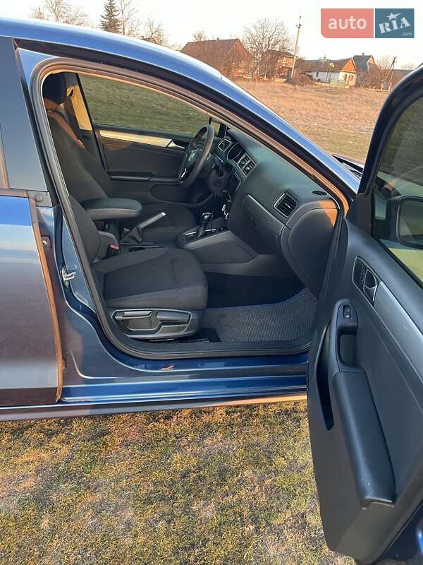 Седан Volkswagen Jetta 2016 в Кривому Розі