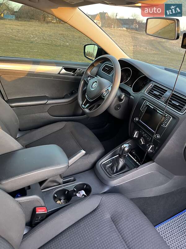 Седан Volkswagen Jetta 2016 в Кривому Розі