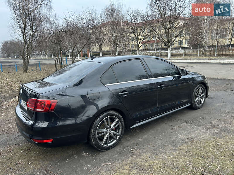 Седан Volkswagen Jetta 2014 в Першотравенске