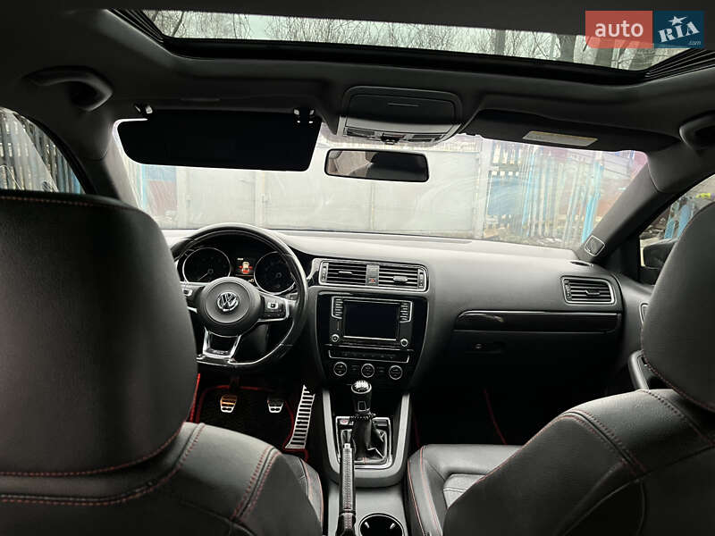 Седан Volkswagen Jetta 2014 в Першотравенске