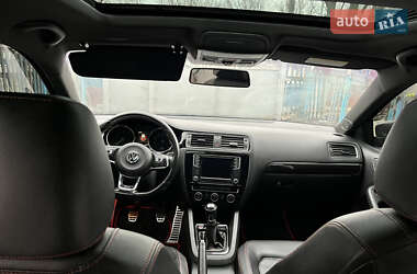 Седан Volkswagen Jetta 2014 в 