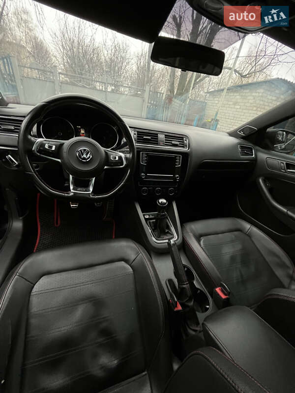 Седан Volkswagen Jetta 2014 в Першотравенске