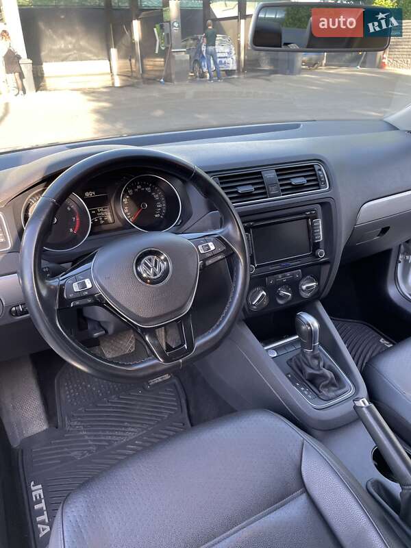 Седан Volkswagen Jetta 2015 в Харькове