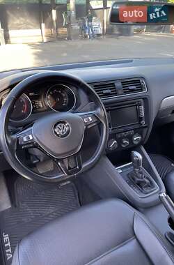 Седан Volkswagen Jetta 2015 в Харькове