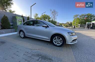 Седан Volkswagen Jetta 2015 в Харькове