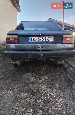 Седан Volkswagen Jetta 1989 в 