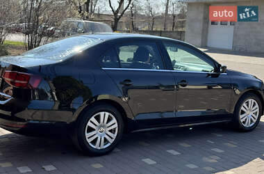 Седан Volkswagen Jetta 2016 в 