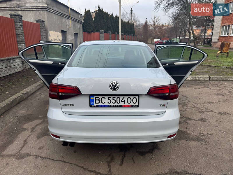 Седан Volkswagen Jetta 2017 в Львове