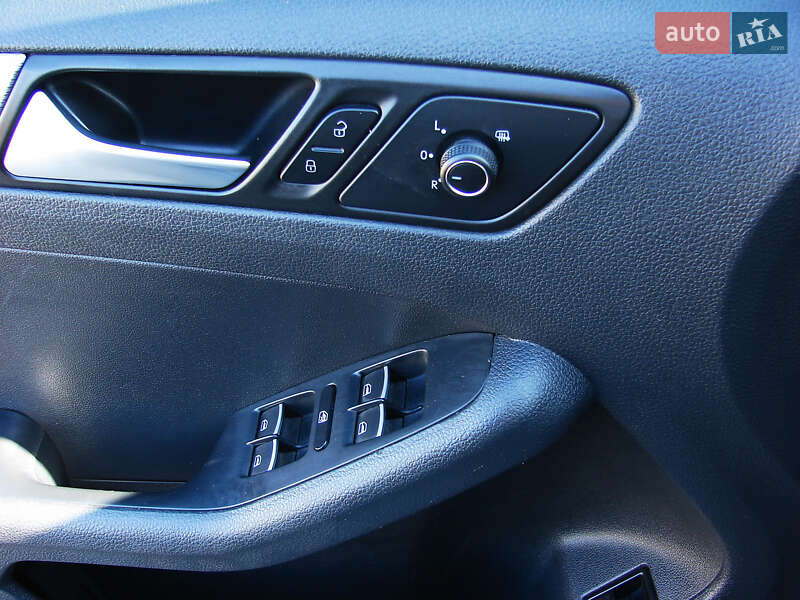 Седан Volkswagen Jetta 2016 в Одессе