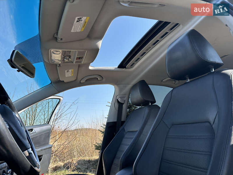 Седан Volkswagen Jetta 2014 в Львові