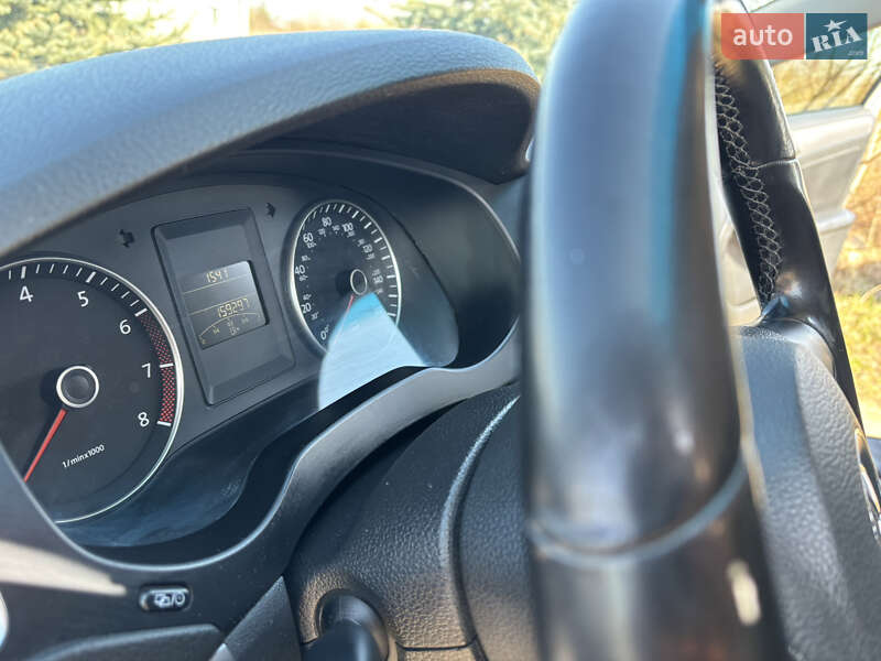 Седан Volkswagen Jetta 2014 в Львові