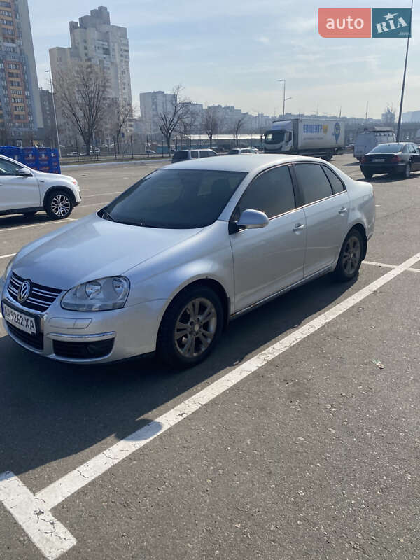 Седан Volkswagen Jetta 2008 в Києві