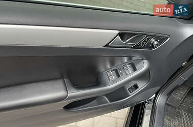 Седан Volkswagen Jetta 2014 в 
