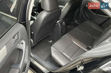 Седан Volkswagen Jetta 2014 в 