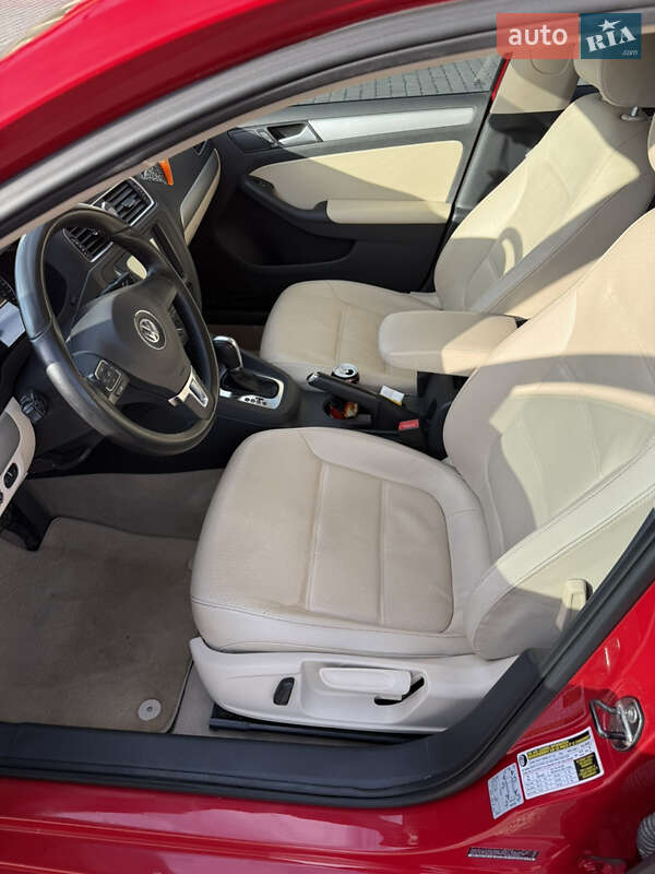 Седан Volkswagen Jetta 2013 в Харькове