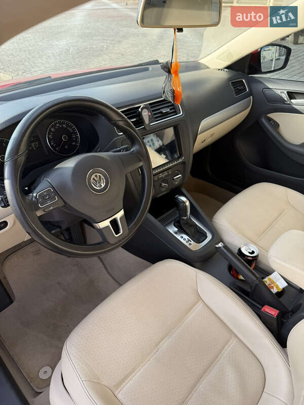 Седан Volkswagen Jetta 2013 в Харькове